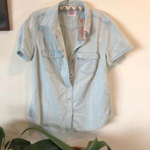 Levi Jean Tee